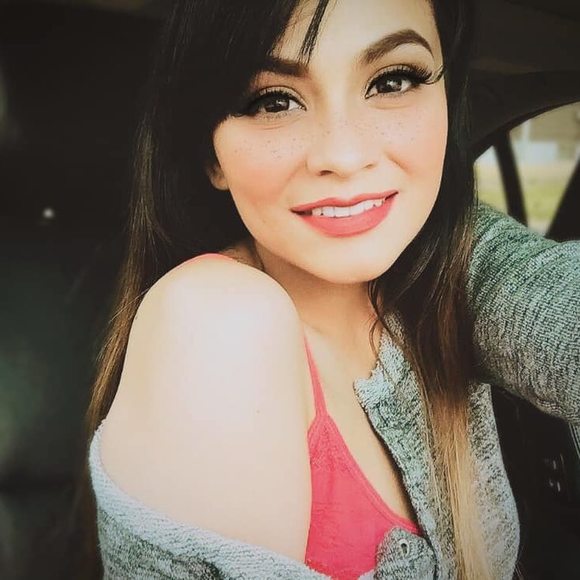 Meet your Posher, Ina - Picture 1 of 1